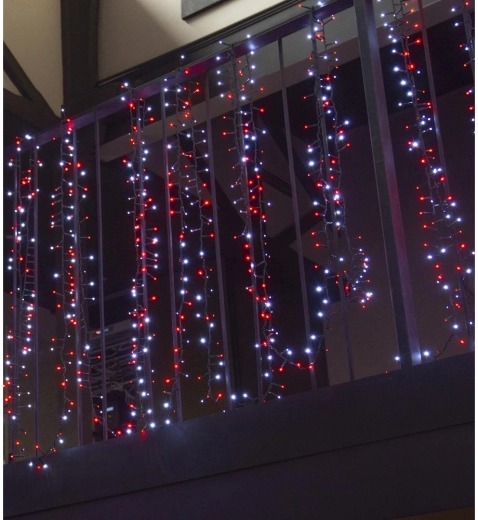 Combinatie van rood en koelwit licht
