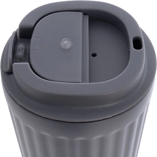 Deksel met drinkopening voor comfortabel reizen