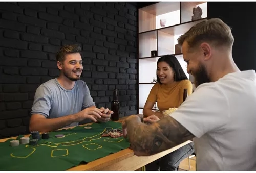 Groen laken als pokertafel overal