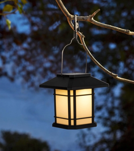 3 plaatsingsmogelijkheden: in de grond steken, neerzetten, ophangen