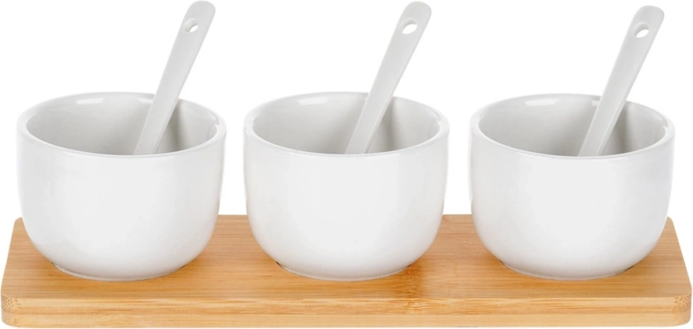 Keramische schaaltjes en lepeltjes voor dagelijks gebruik
