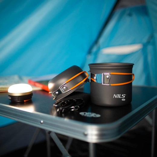 Compact, stapelbaar ontwerp voor in de rugzak