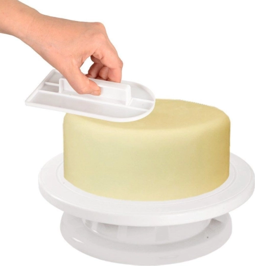 Vloeiend gladstrijken op een draaiplateau