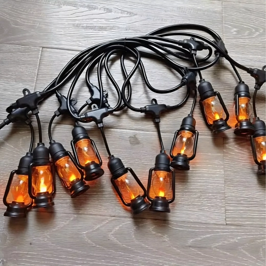 Vintage lantaarns op een duurzame kabel
