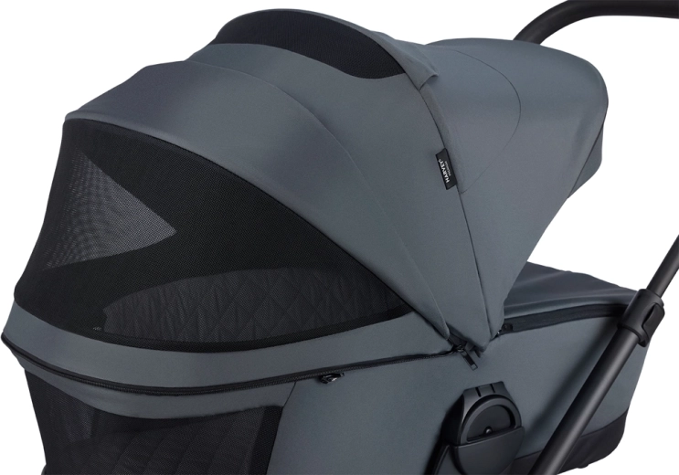 Zonnescherm met UPF 50 en slimme ventilatie