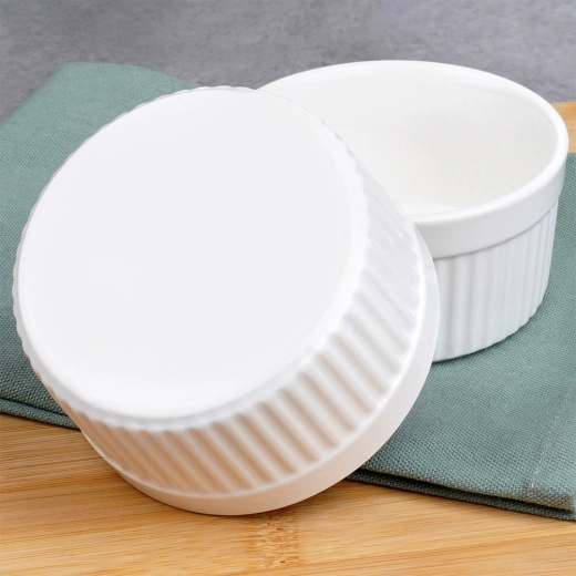 Elegant geribd design en stapelbaar