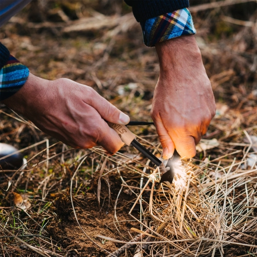 Krachtige vonken voor snel vuur maken