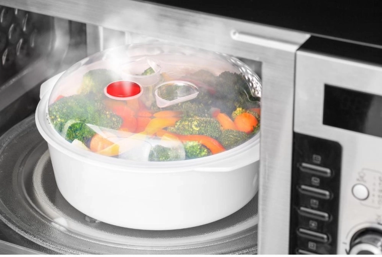 Koken met stoom in de magnetron