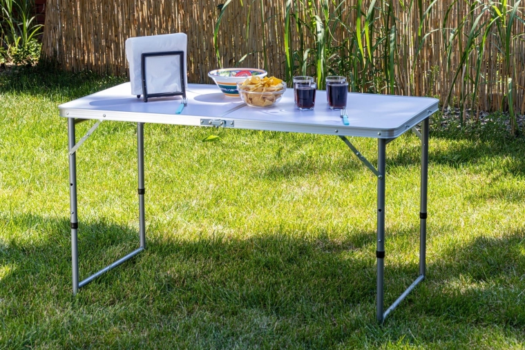 Lichte en stabiele buitentafel