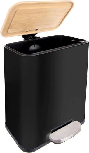 Elegante combinatie van metaal en bamboe