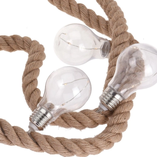 Warm licht van 30 LED’s in 10 transparante lampjes