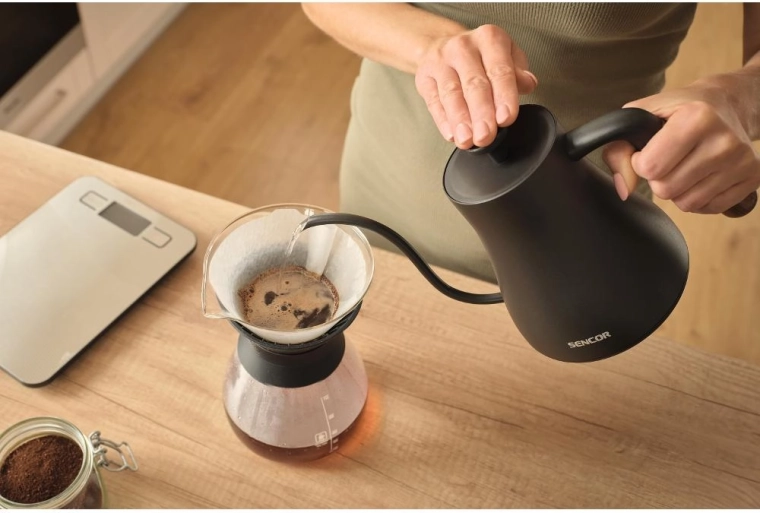 Nauwkeurig schenken voor filterkoffie