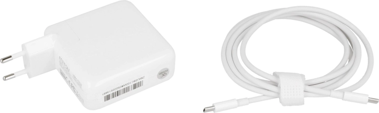 Praktische set: adapter + USB‑C-kabel