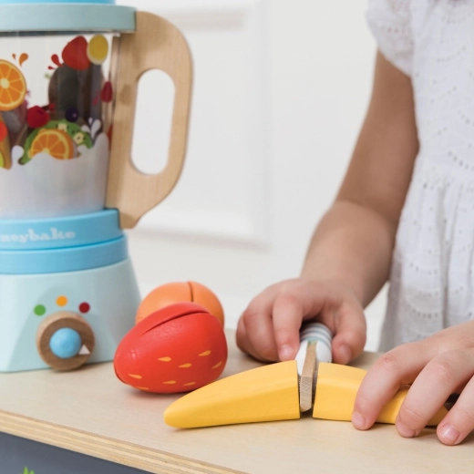 Fruit snijden en smoothies bereiden