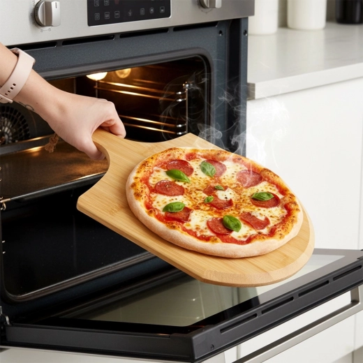 Eenvoudig opscheppen en serveren van pizza