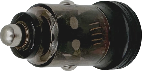 Compact ontwerp voor auto-aansluiting 12–24 V