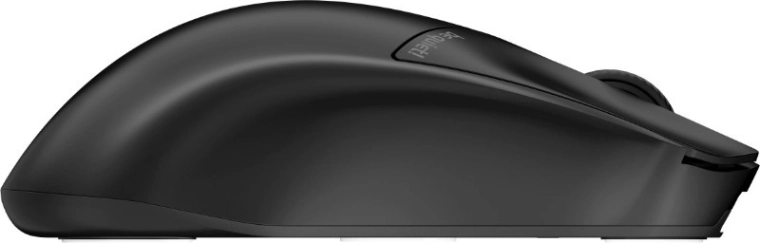 Superlicht 55 g chassis en symmetrische ergonomie