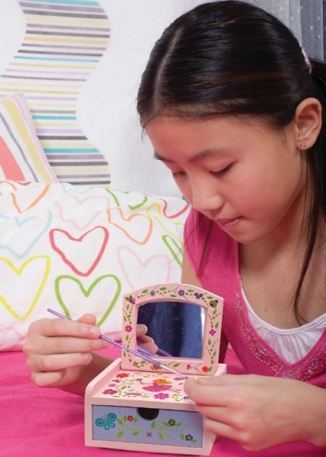 Het maken en schilderen van een cosmetisch kistje