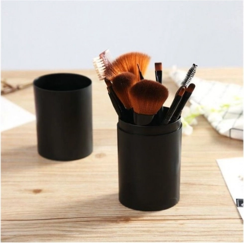 Set van 12 make-upkwasten