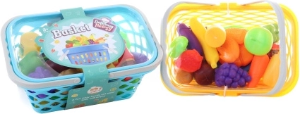 Plastic mand met boodschappen voor kinderen