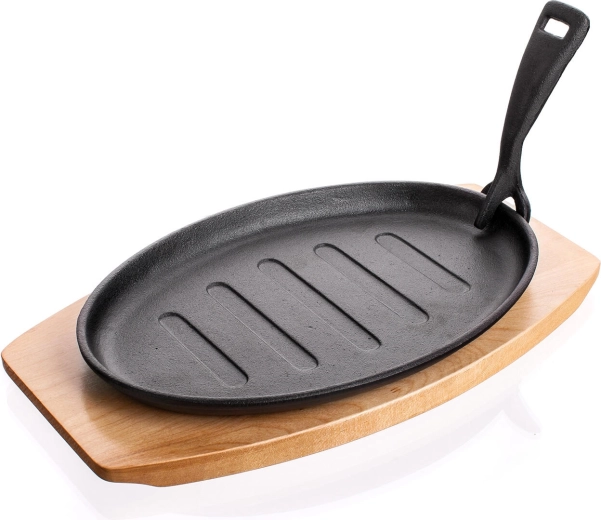 Gietijzeren pan 27 × 17,5 cm met houten plank Grada