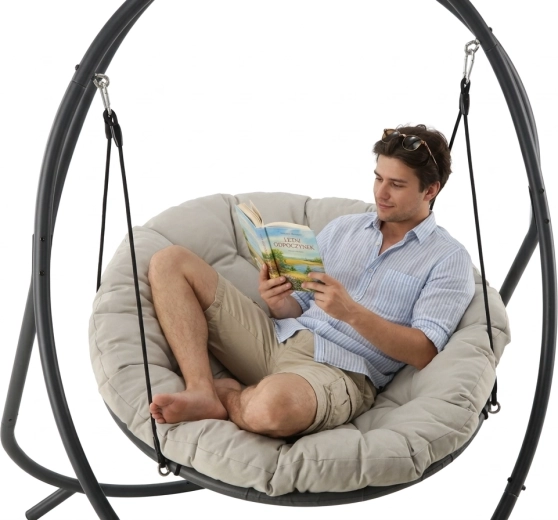 Hangstoel voor patio met beige kussen en grijs stalen frame 115,5 × 140 × 167,5 cm