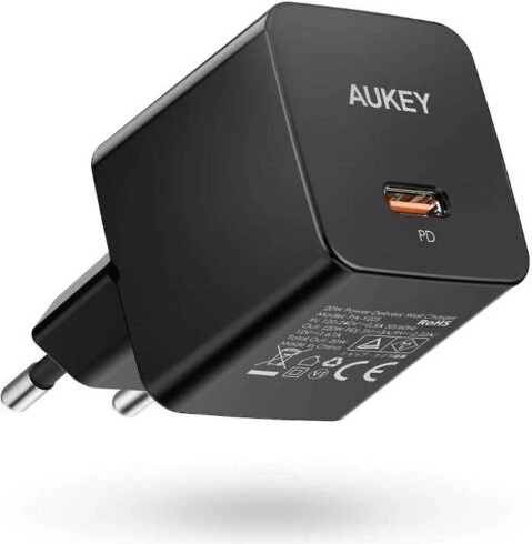 Zwarte mini-oplader Aukey met USB‑C 20W Power Delivery