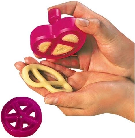 Uitsteekvorm voor pretzels 7 cm, set van 2 stuks