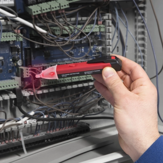 Contactloze spanningsdetector met LED-zaklamp