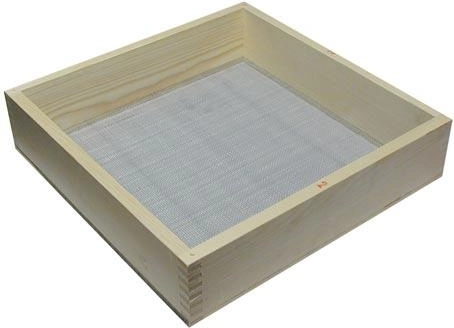 Metselzeef met houten frame 52 × 45 cm, maas 4 mm