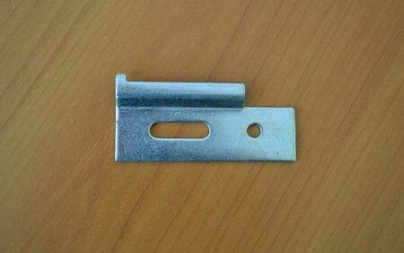 Ophangbeugel voor stelstang voor het ophangen van L‑vormige keukenopstelling, staal