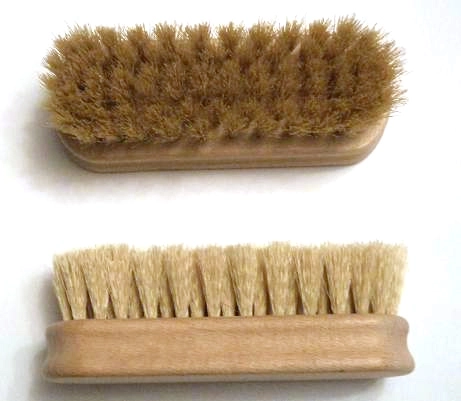 Houten schoenborstel