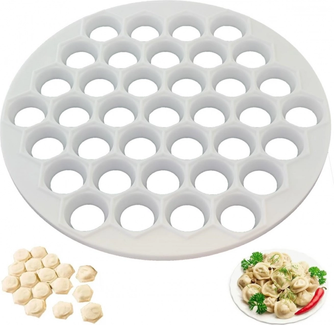 Deegpers voor knoedels en pelmeni