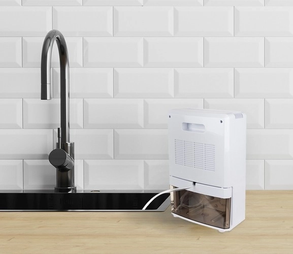 Luchtontvochtiger en luchtreiniger 2-in-1 met UV-lamp en TiO2