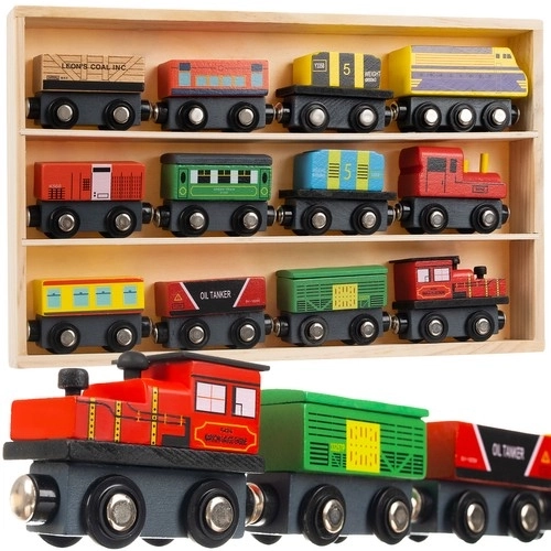 Houten treinen met wagons - 3 locomotieven en 9 wagons
