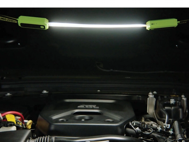 Werkplaatslamp onder de motorkap LED