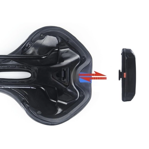 Smal fietszadel met ventilatie en achterlicht