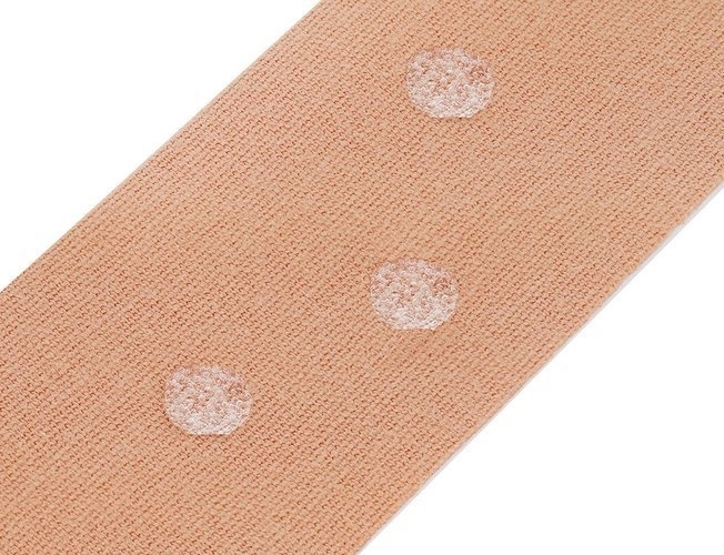 Universele modellentape voor het verstevigen van het decolleté