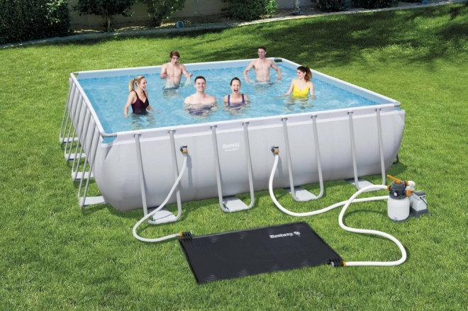 Zonnepaneel voor het verwarmen van zwembadwater