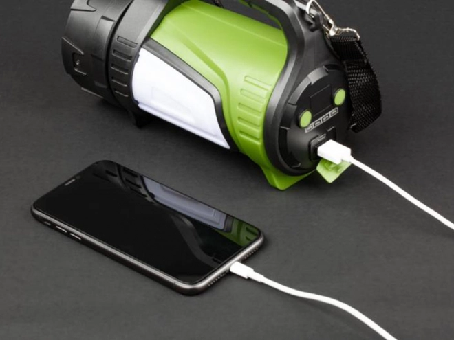 Oplaadbare LED-zaklamp met powerbank onder de tent