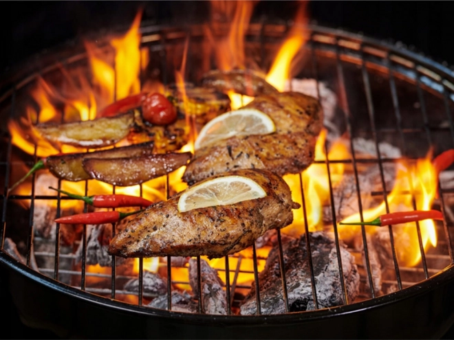 Tuin draagbare kampeerbarbecue op houtskool