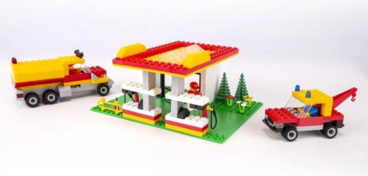 Tankwagen en takelwagen in actie