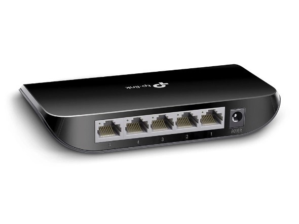 5x Gigabit Ethernet