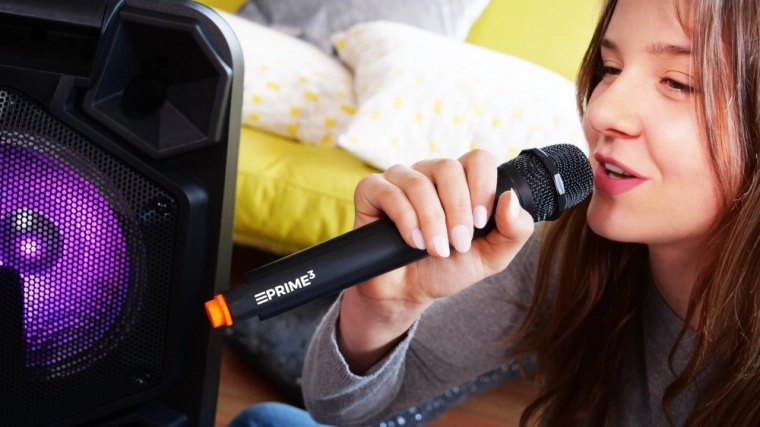 Karaokeplezier met draadloze microfoon