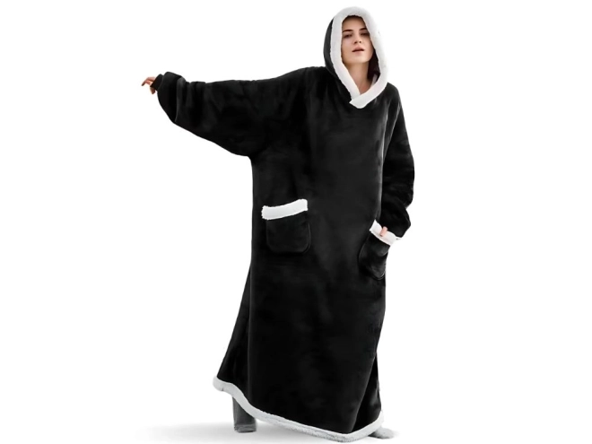 Grote zwarte dekenhoodie met capuchon