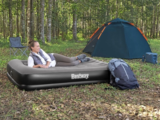 Opblaasbaar luchtmatras Tritech met USB-pomp