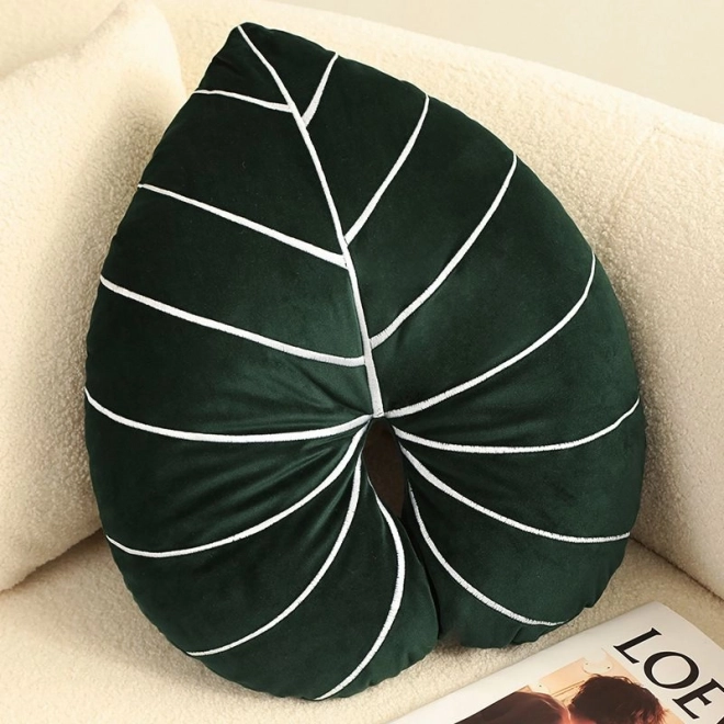 Decoratief pluche kussen in de vorm van een blad