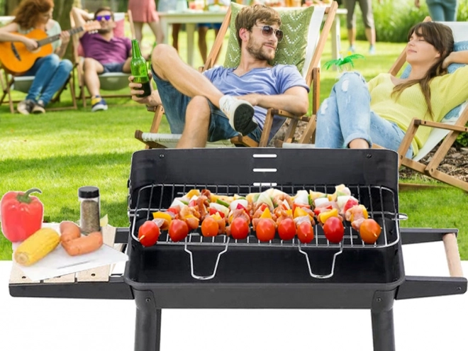Tuin draagbare houtskoolgrill met verstelbaar rooster en planken