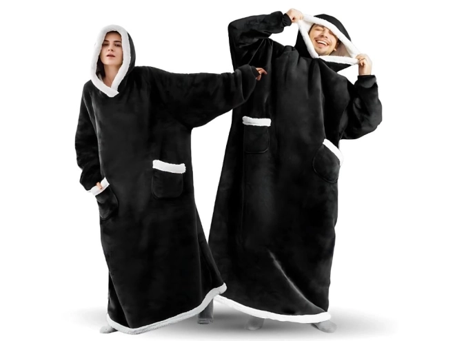 Grote zwarte dekenhoodie met capuchon
