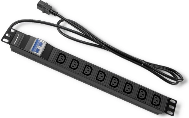 8 IEC-contactdozen en overspanningsbeveiliging